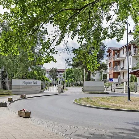 Four - Neptun Park By Oneapartments Apartment *